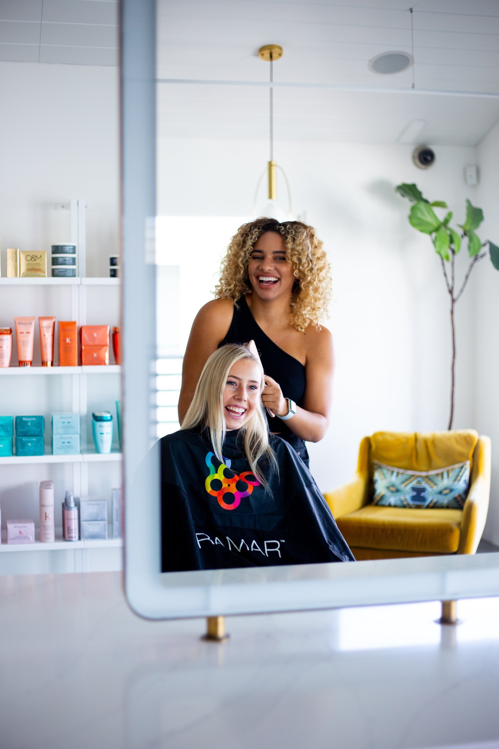 Capa para Coloración Framar Color Cover | Con Bolsillos, Anti-Manchas - imagen 5